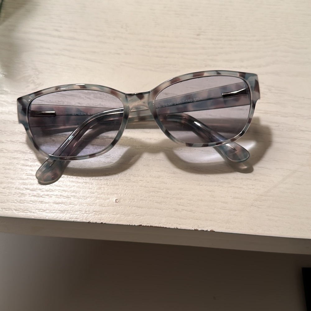 Selling collection frames, able to put prescription 54-17 blue Demi